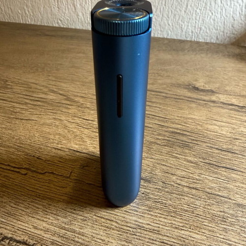 Glo electronic device used minimally