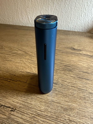 Glo electronic device used minimally
