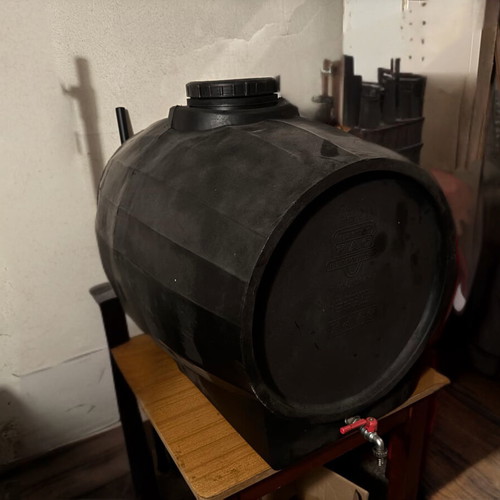 Plastic barrel 300L like new, black large capacity