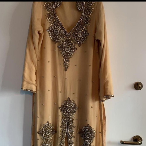Dress beige medium new, evening wear