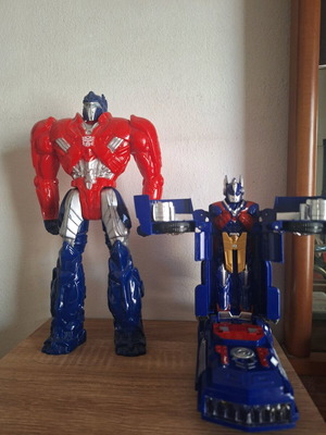 Transformers Optimus Prime figure 30cm like new with battery car