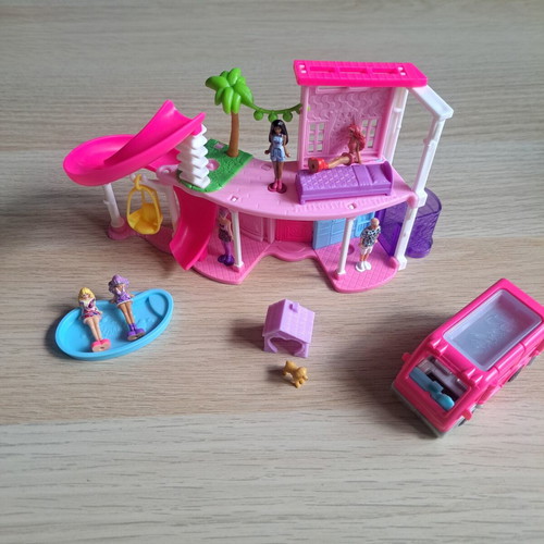 Barbieland Barbie Mini House with Mini Vehicles and 6 Mini Figures like new