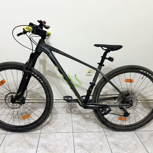 Mountain bike like new