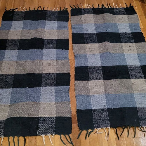 Bedroom rugs like new, set of 2, blue shades