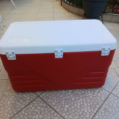 Glacier Ice Cooler 100L like new