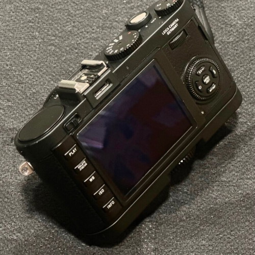 Leica X2 κάμερα μεταχειρισμένη με φορτιστή, grip, λουρί και δύο μπαταρίες