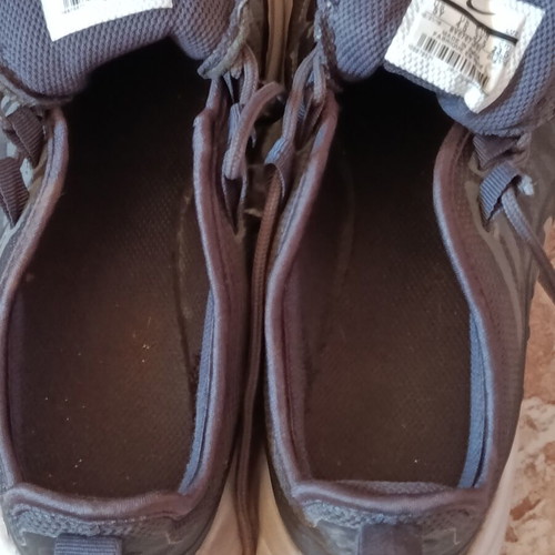 Nike Air Max γυναικεία παπούτσια μέγεθος 37,5 μεταχειρισμένα με φθορά στο αριστερό παπούτσι