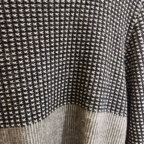 Hamaki-Ho men's sweater used size XL with round neckline