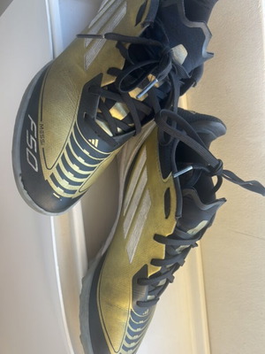 Adidas Messi Football Shoes used, size 39 1/2, white and gold