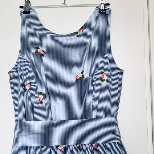 Moutaki romantic dress 100% cotton like new with embroidery and belt