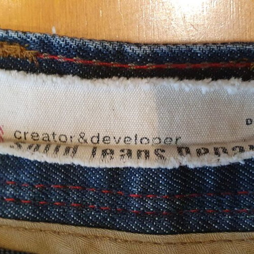 Solid dark blue jeans like new