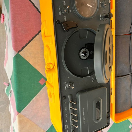 Jeep portable stereo toolbox with cassette, radio and CD player