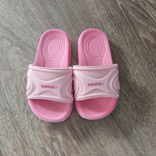 Admiral children's slippers size 29 pink like new