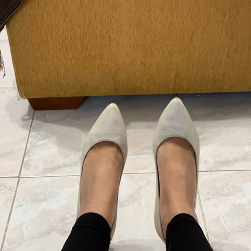 Leather white Ioannou pump used, size 37
