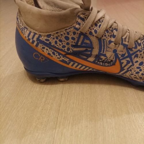 Nike football shoes used, size 36, white and blue