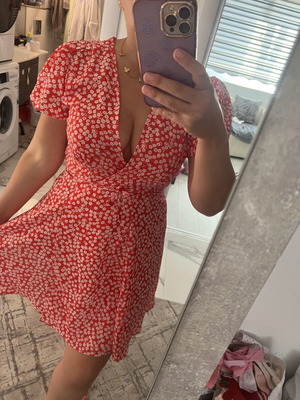 Summer dress with floral print, size L, like new, red