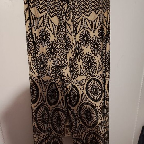 Attrattivo Large pants new, beige and black
