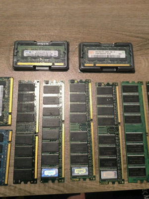 Ram DDR2 pack of 10, like new, mixed new and used