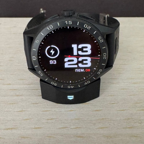 TAG Heuer Connected Calibre E4 45mm Black Titanium digital watch like new