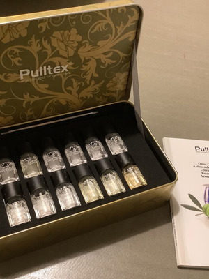 Pulltex set of 12 aromas for wine training like new
