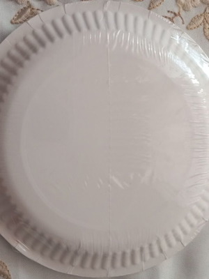 Round recyclable paper plates, 18 cm, pack of 10