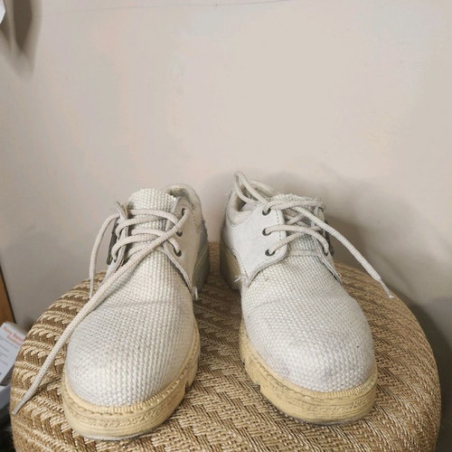 Beige sneakers daily use, worn once