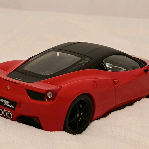 Ferrari 458 Italia 1/18 red sealed body new