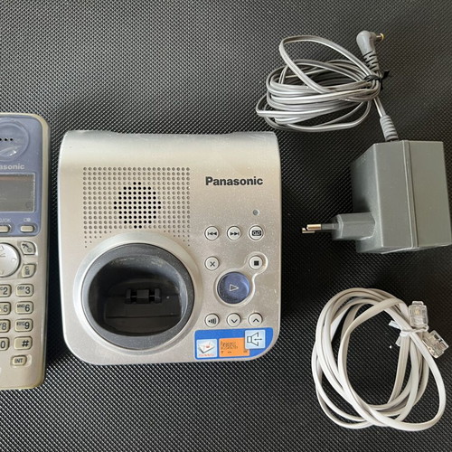 Panasonic Wireless Phone with Digital Answering Machine like new, full set