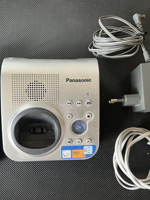 Panasonic Wireless Phone with Digital Answering Machine like new, full set