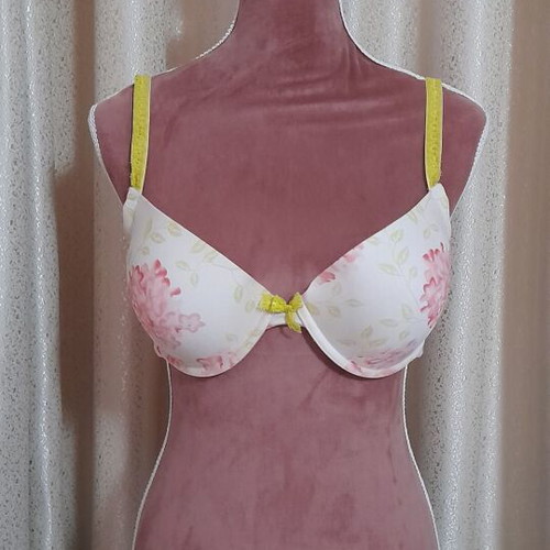 Bra size 85B with push-up and adjustable straps, white and yellow