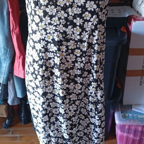 Floral dress L poppy lux, like new, colorful with front slits