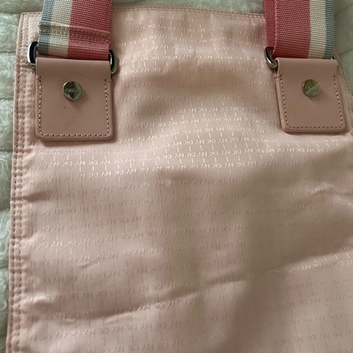 Dkny crossbody bag pink like new with wide strap