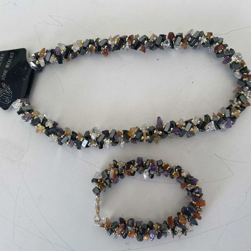 Jewelry set with natural semi-precious stones new