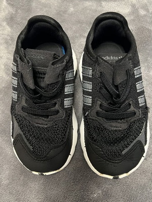 Adidas παπουτσάκια μέγεθος 22 μεταχειρισμένα, αθλητικά
