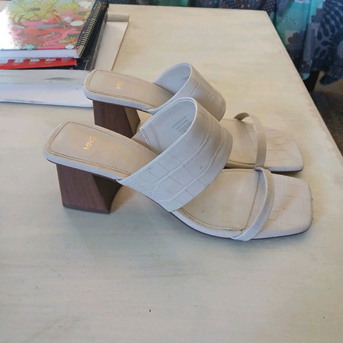 Mango wide heel sandals size 40 like new, beige