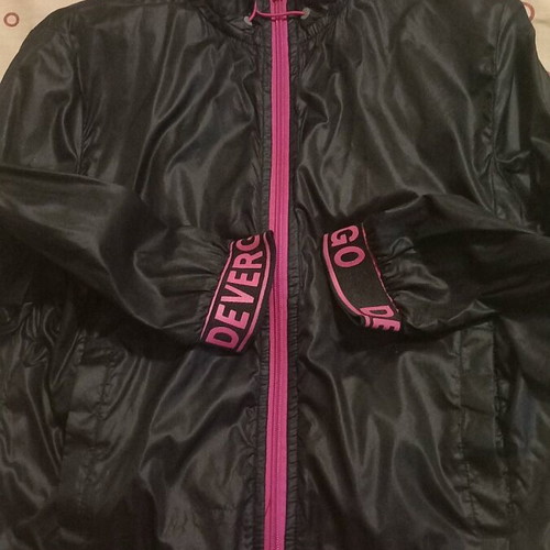 Women's jacket like new with striking colors