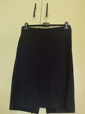 Cinema elastic satin skirt like new, black, knee-length