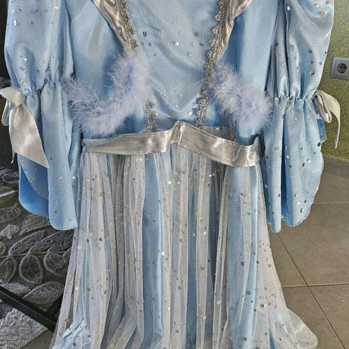 Carnival costume Snow Queen used, size 6