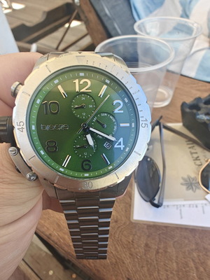Breeze wristwatch