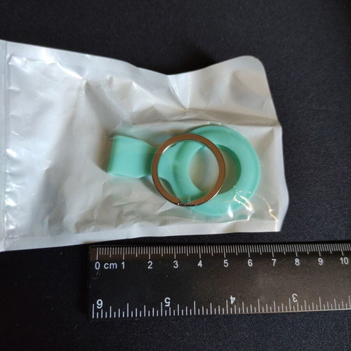 Airtag Tracker Case keychain new in packaging