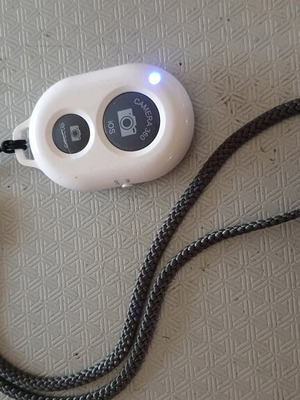 Wireless Bluetooth Camera Shutter Remote Like New