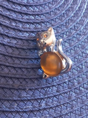 Cat brooch with rhinestones