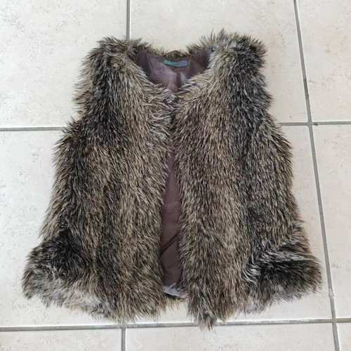 Girls' fur vest Benetton like new, size 7/8, black brown