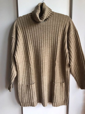 Women's long turtleneck sweater with pockets like new, beige, size L