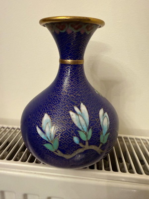 Cloisonné decorative vase like new