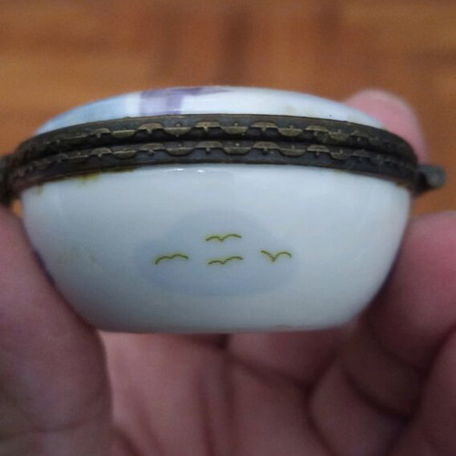 Vindage porcelain case like new
