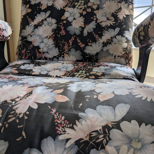Vintage armchair like new with floral design