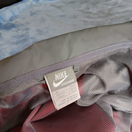Nike windbreaker jacket like new, red and grey, size M