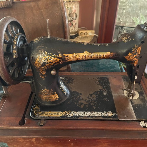 Final price! Singer sewing machine antique, manual, from 1902, with serial number R1287728.