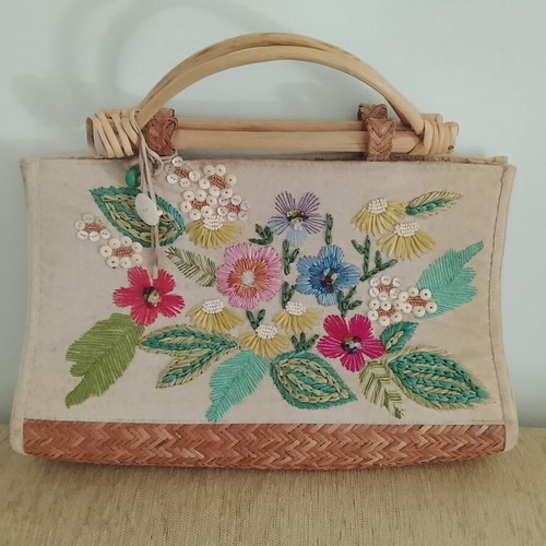 Handbag with embroidery used, bamboo handles, linen and cotton fabric